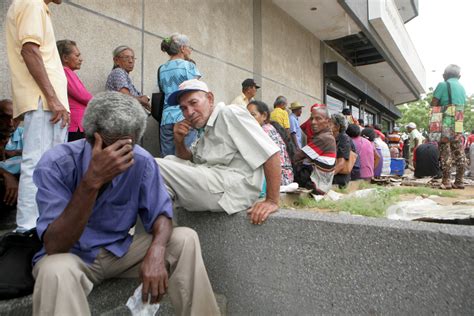 Economía Venezolana No Sale Del Bucle De Crisis Caída Del 7 En Primer