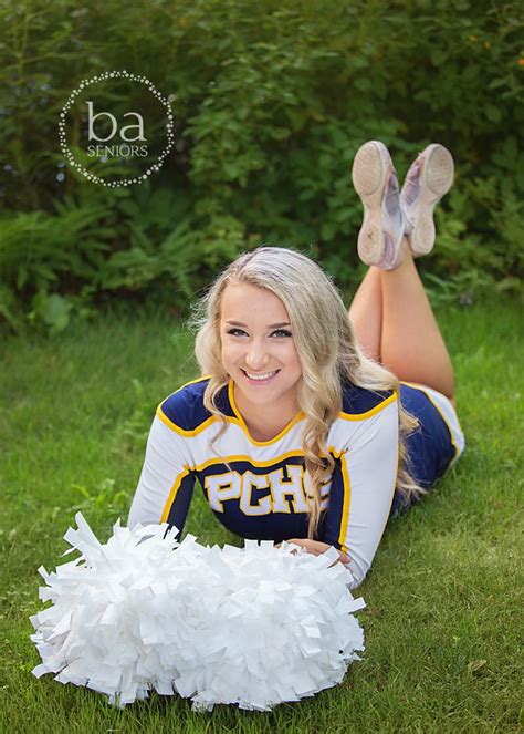 Senior Cheerleader Pose Seniorpictures Seniorpicturesforgirls Cheer