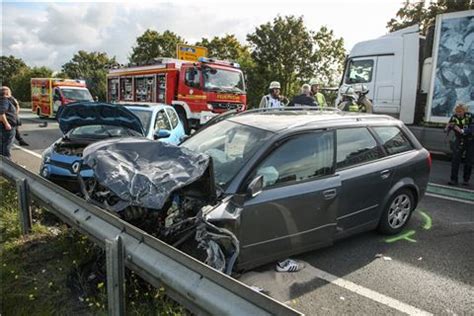 Schwerer Unfall Auf Der B 67 In Bocholt