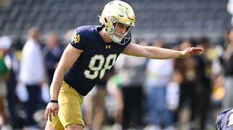 notre dame kicker mitch jeter shares    derek jeter