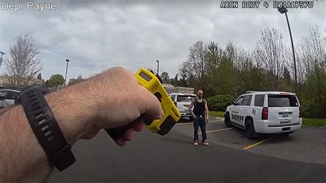 Body Cam Video Clark County Deputies Shoot Carjacking Suspect