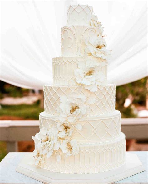 104 White Wedding Cakes That Make The Case For Going Classic Martha