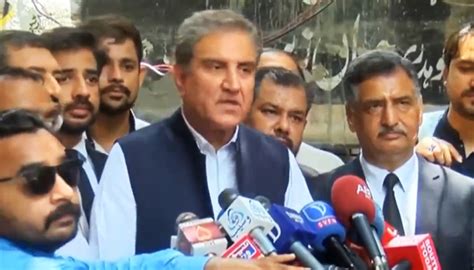 Shah Mehmood Qureshi Vows To Stand With Pti Amid Exodus