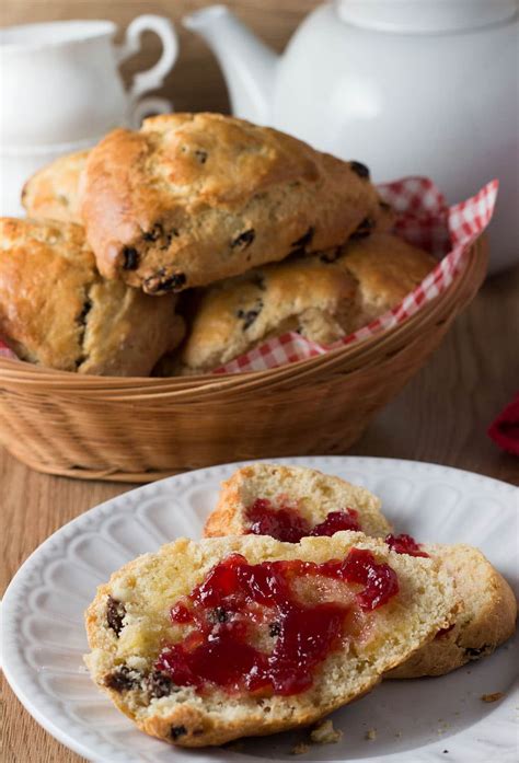 Raisin Scones - Erren's Kitchen