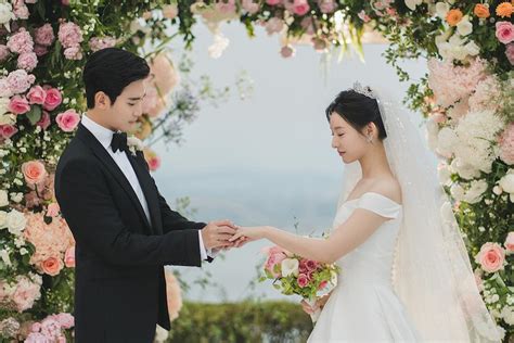 Kim Soo Hyun And Kim Ji Won Appear To Be A Happily Wedded Couple In