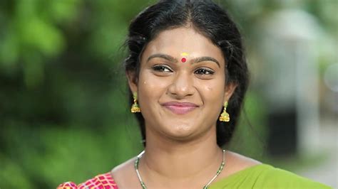 Yaradi Nee Mohini Serial Actress Nakshatra Announces Pregnancy Says