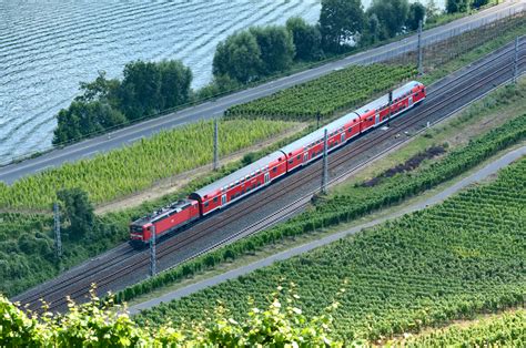 RB Mit BR 143 Und Dostos Nach Koblenz Kurz Hinter Winningen Mosel 19