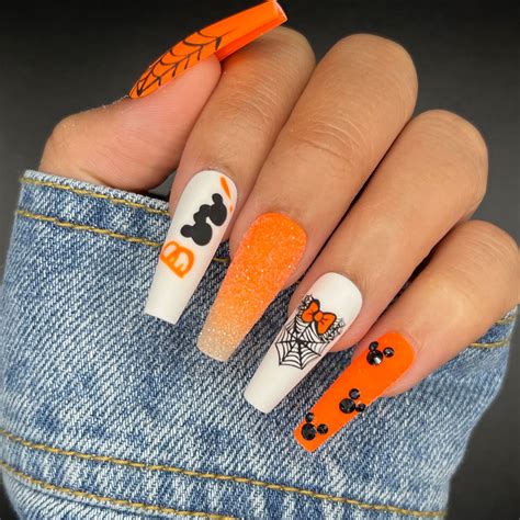 32 Spooktacular Halloween Nails Creative Halloween Nail Designs