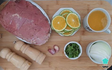 Pernil suíno ao forno farofa de frutas para o Natal