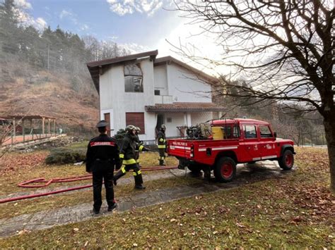 In Fiamme Una Villetta A Montegrino