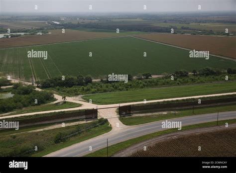 Brownsville texas border fence hi-res stock photography and images - Alamy