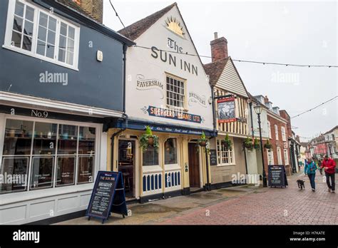 The sun inn faversham hi-res stock photography and images - Alamy