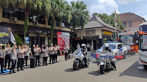 Kapolresta Malang Kota Berangkatkan Peserta Balik Mudik Gratis Tujuan