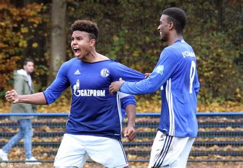 Haji Wright And Weston McKennie Named To Schalke 04 First Team Squad