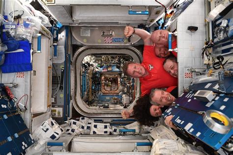 Space Station Astronauts Squeeze into Tiny Crew Cabin for Fun Photo | Space