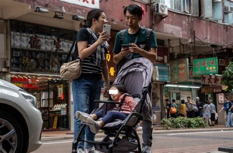 Hong Kong Les Pagar A Los Nuevos Padres M S De D Lares Por Tener