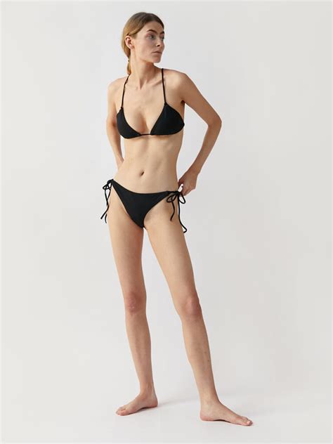 10 Hot Sexy Dafne Amaro Bikini Pics