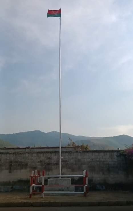 Kachin National Flag and KIA soldiers in recently captured border town Lwegel : r/myanmar