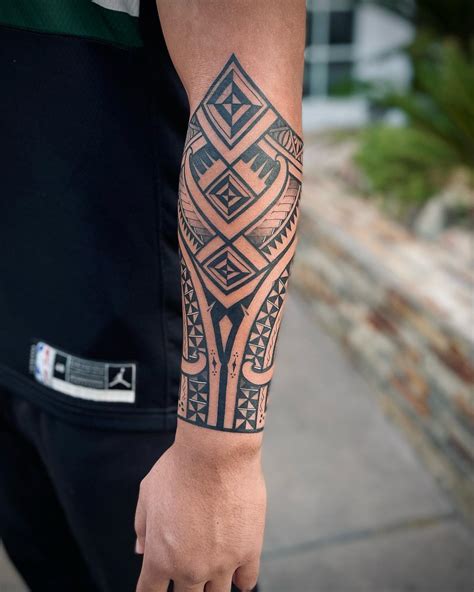 Cool Tribal Tattoo Design