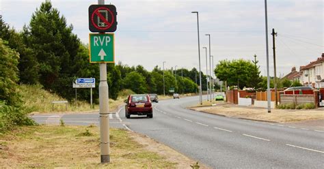 New Road Signs Will Catch You Using Your Phone Behind The Wheel Huffpost Uk Tech