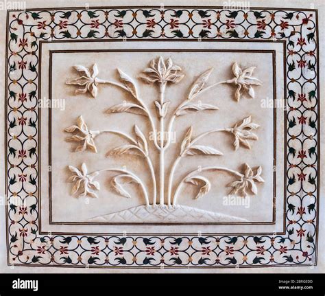 Floral pattern background on the wall of Taj Mahal palace in Agra city ...