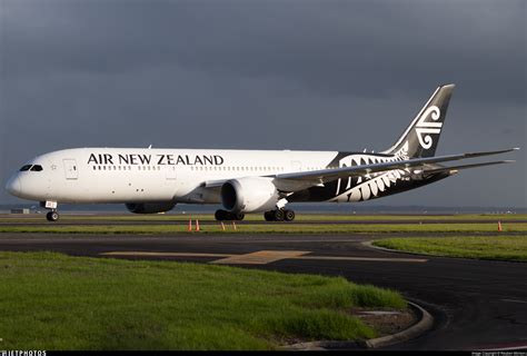 ZK NZC Boeing 787 9 Dreamliner Air New Zealand Reuben Morison