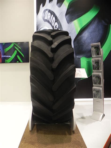 Bridgestone Presenta Vx Tractor E Strizza Locchio Alla Connettivit