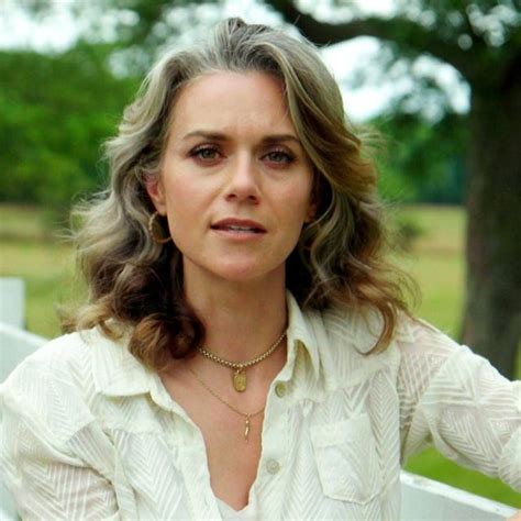 Hilarie Burton - Exclusive Interviews, Pictures & More | Entertainment ...