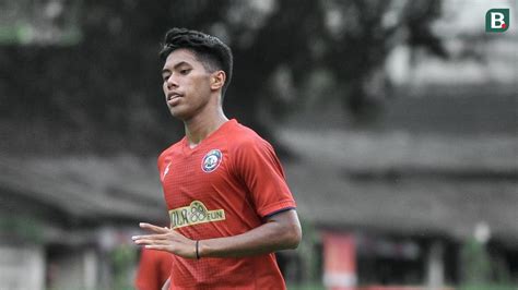 Liga Mantan Bek Arema Fc Jadi Sukesor Eky Taufik Indonesia Bola