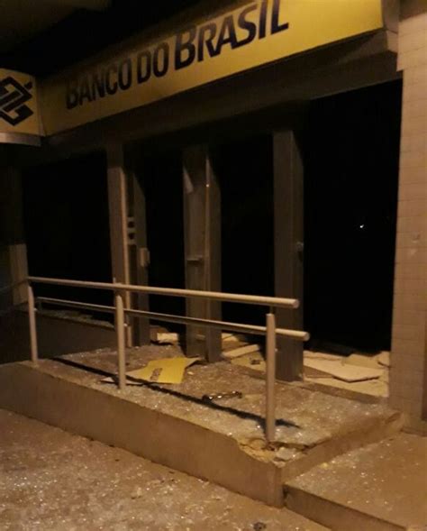 Tremedal Madrugada De Terror Bandidos Fortemente Armados Explodem