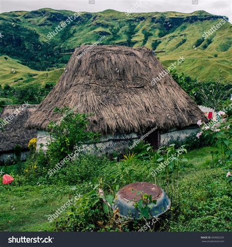 Traditional Bure Navala Village Fiji Stock Photo 669082225 Shutterstock