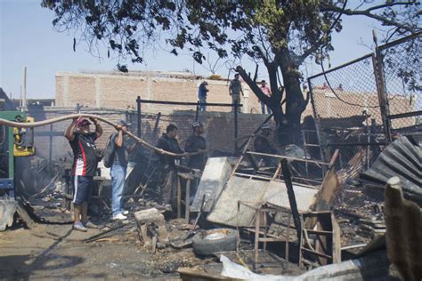 Voraz Incendio Consume Seis Viviendas En Barrio Sur De Piura