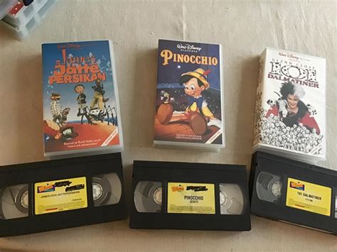 Se produkter som liknar 3 ST WALT DISNEY VHS FILMER J på Tradera