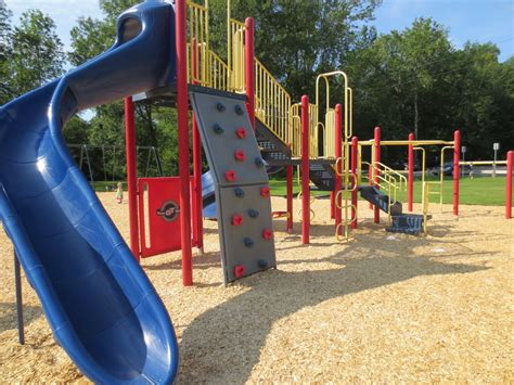 Rochester NY playground reviews: Powder Mills Park, Pittsford NY