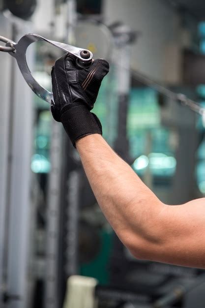 Culturista En El Gimnasio Foto Premium