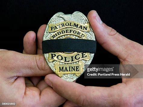 Police Badge Mourning Band Stock Fotos Und Bilder Getty Images