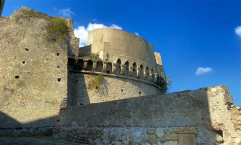 On Line Il Sito Del Castello Carlo V Di Crotone Meraviglie Di Calabria