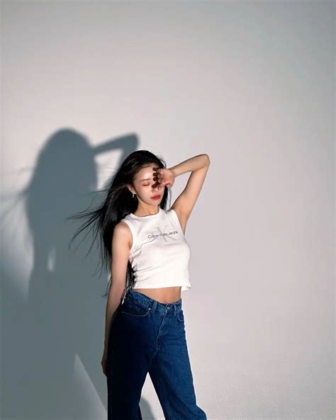 Lee Mijoo Shows Glamorous Visuals In New Magazine Pictorial Kpopstarz