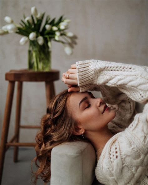 Pin by Ирина Лис on Позировка женская | Lifestyle photography women ...