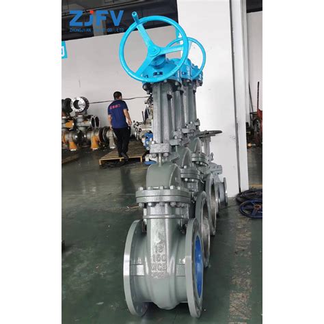 Pn16 DN150 Wcb Flange Connected Carbon Steel Bevel Gear Gate Valve