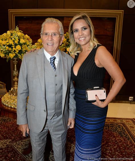 Quantos Anos Tem A Mulher Do Carlos Alberto De Nóbrega - Carlos Alberto de Nóbrega posa ao lado da mulher, Renata Domingues ...