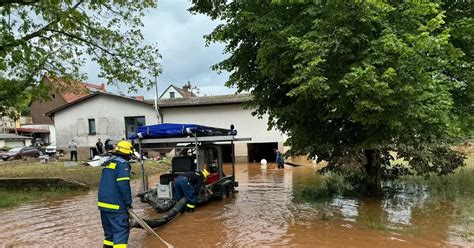 Einsatz am Limit Enzkreis Feuerwehr und THW kämpften gegen Hochwasser