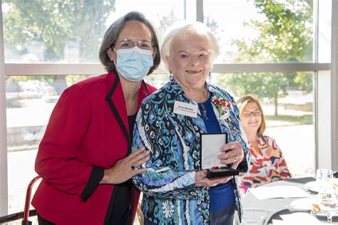 SCH 0875 2022 UofL Gold Standard Of Optimal Aging Award Lu Flickr