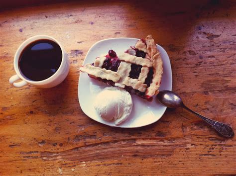 Twin Peaks Cherry Pie! - Films & Pies