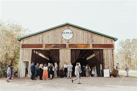 Gallery | Hidden Pines Barn