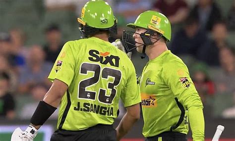 Bbl12 Match 56 Thunder Bowlers Set Up 3 Wicket Win