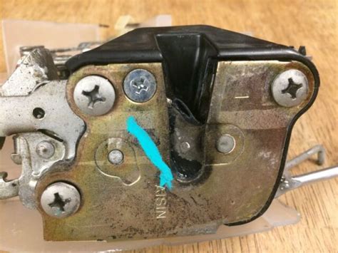 1996 1999 Toyota T100 RH Passenger Side Manual Door Lock Actuator