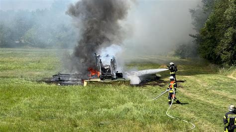 Brennt Landwirtschaftliche Maschine Freiwillige Feuerwehr Bremervörde