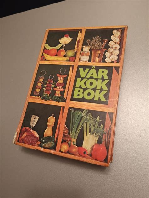 Se produkter som liknar Vår Kokbok 1978 12 upplagan R på Tradera