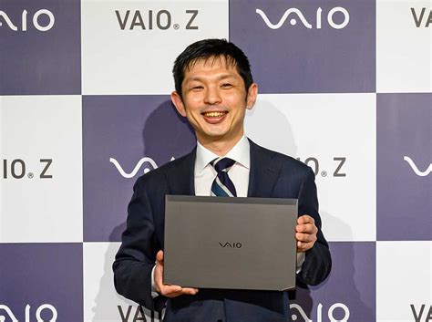 Vaio Zを手にする、vaioの山本知：日経クロストレンド